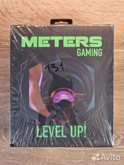 Новые наушники с микрофоном Meters Level-Up