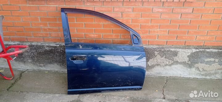 Дверь правая Тойота vitz