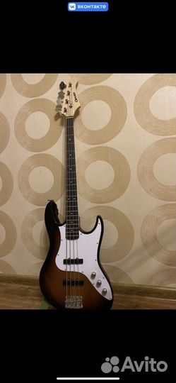 Бас гитара Clevan