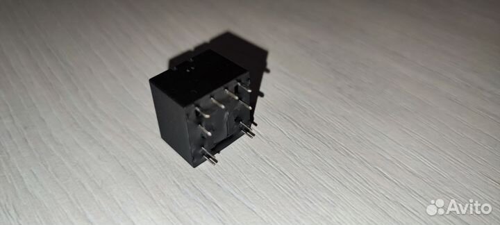 Реле V23084-C2001-A303