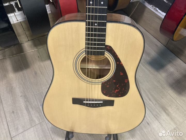 Акустическая гитара дредноут Yamaha F-600