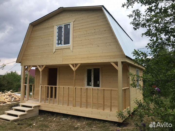 Дачный дом с мансардой