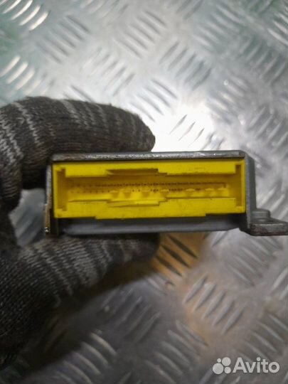 Блок управления Airbag SRS Mitsubishi Carisma