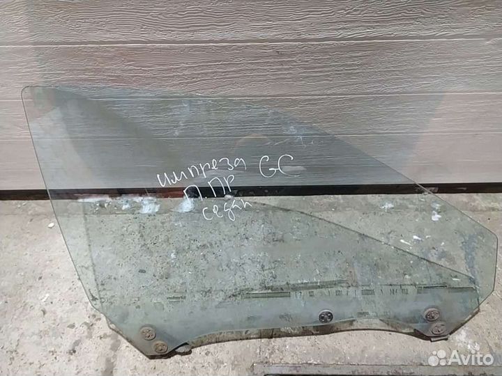 Стекло переднее правое Субару Импреза GC3