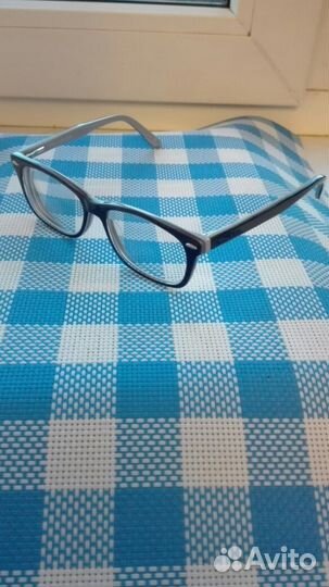 Оправа для очков итальянской фирмы leora