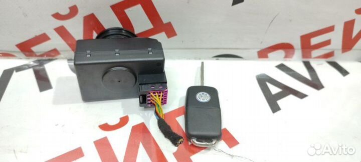 Замок зажигания Volkswagen Touareg 7LA AXQ