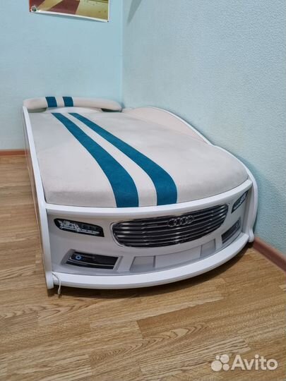 Детская кровать машина с подсветкой