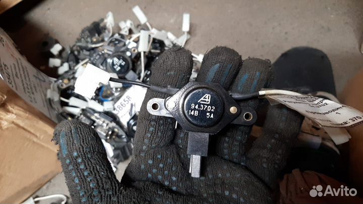 Реле регулятор напряжения 94.3702 ваз