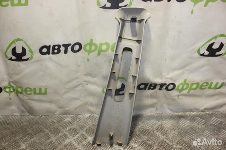 Обшивка стойки левая Mitsubishi Carisma 2000 2003