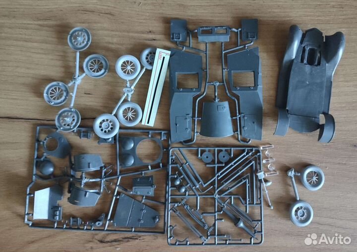 Сборные модели бтт 1/35 + ла-11 1/48