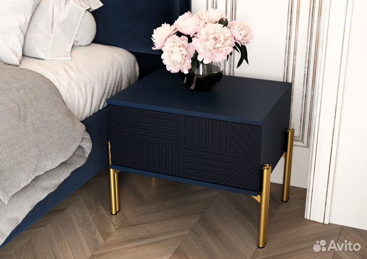 Тумба прикроватная