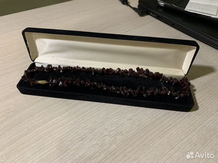 Ожерелье из граната