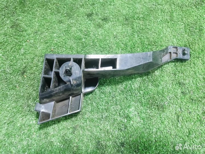 Кронштейн бампера заднего Suzuki Grand Vitara 2011