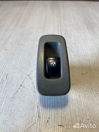 Кнопка стеклоподъемника задняя Chevrolet Lachetti