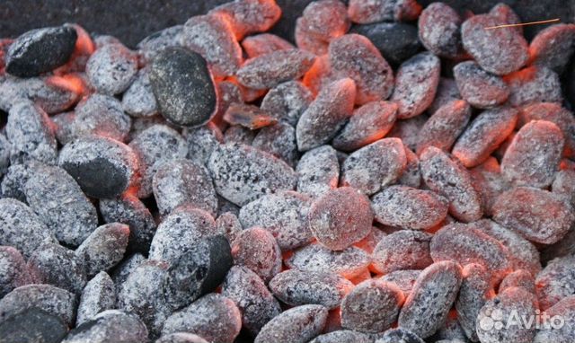 Древесный уголь в брикетах для шашлыка и гриля