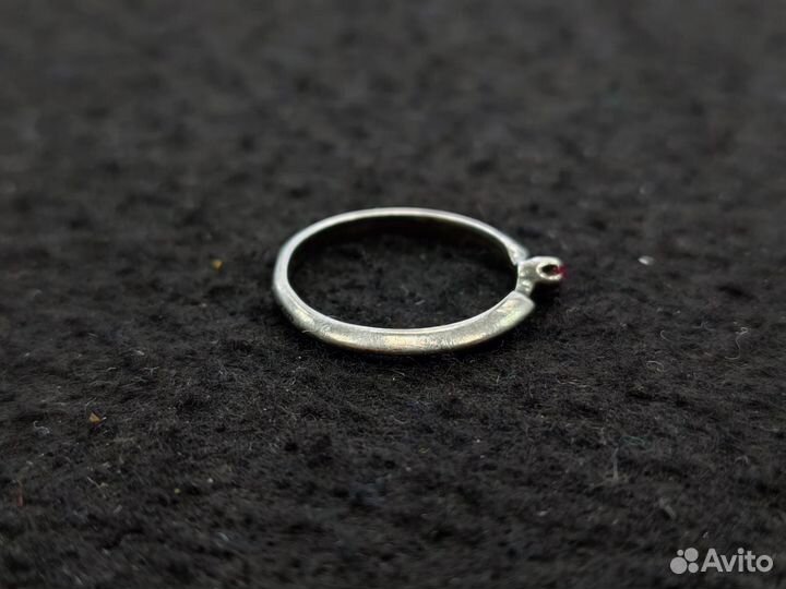 Кольцо серебряное со вставкой размер 17,5