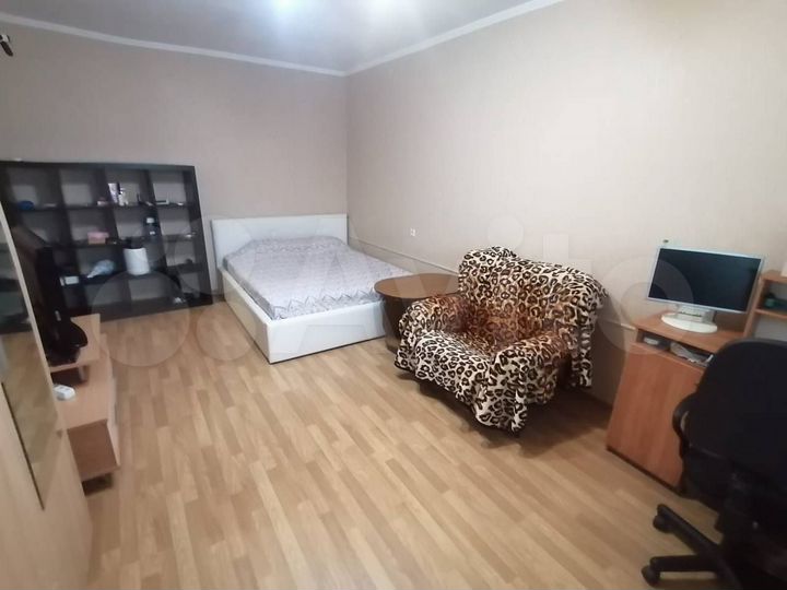 1-к. квартира, 40 м², 8/10 эт.