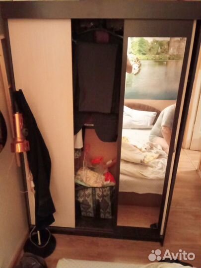 Шкаф купе с зеркалом
