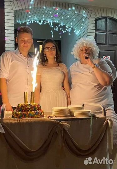 Ведущая (тамада) на праздник