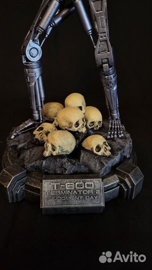 Фигурка Terminator T-800 28см