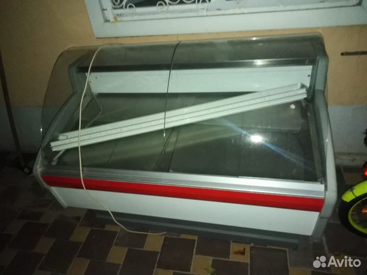 Холодильник в магазин