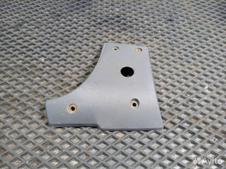 Накладка стойки внутренняя левая Iveco Stralis