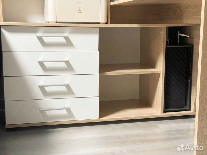 Письменный стол