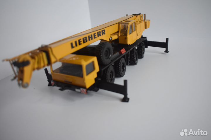 Автокран Liebherr Модель 2079 масштаб 1:50
