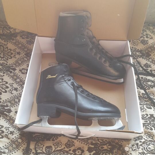 Коньки фигурные мужские