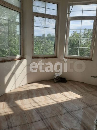 Коттедж 470 м² на участке 9 сот.