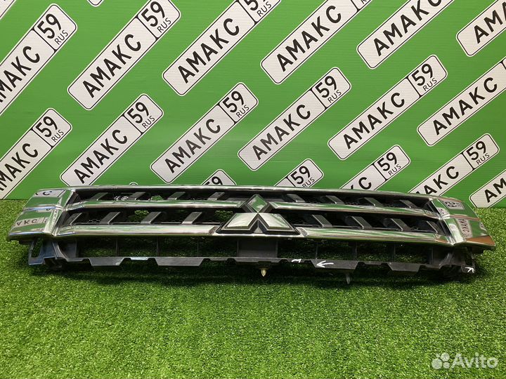 Решетка облицовки радиатора mitsubishi pajero 4