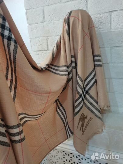 Палантин Burberry бежевый черный