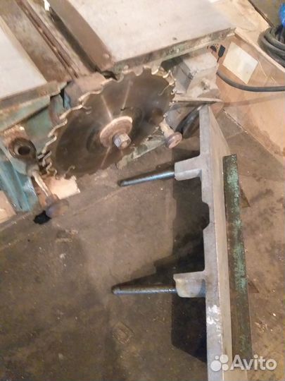 Деревообрабатывающий станок