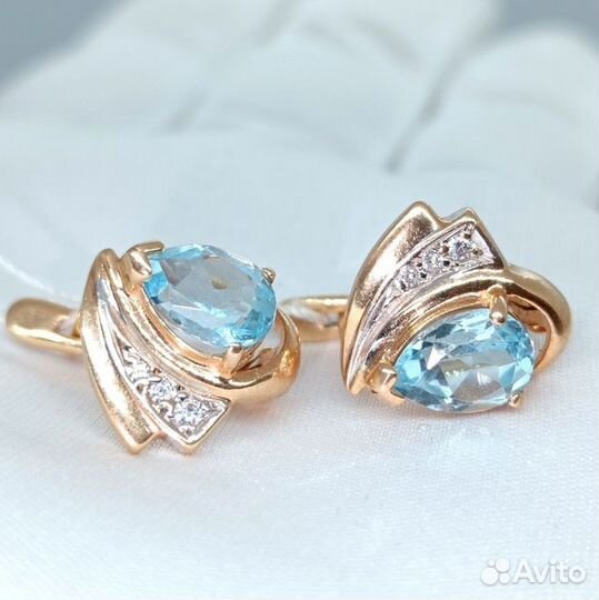 Серьги с синтетическим камнем Золото