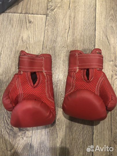 Боксерские перчатки