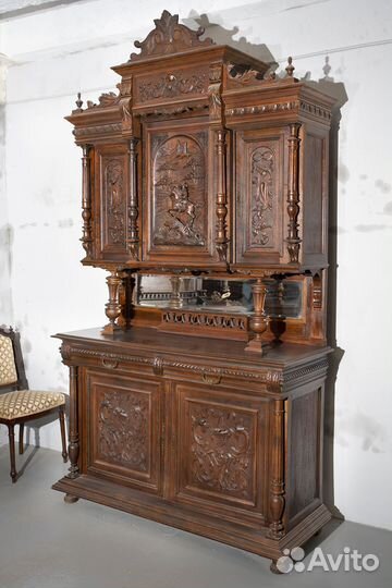 Буфет старинный из массива