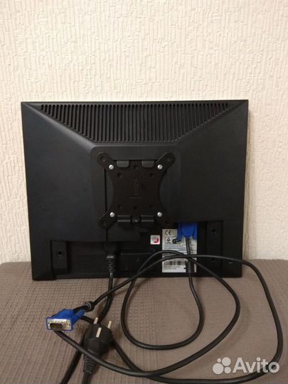 Монитор Samsung SyncMaster 740n