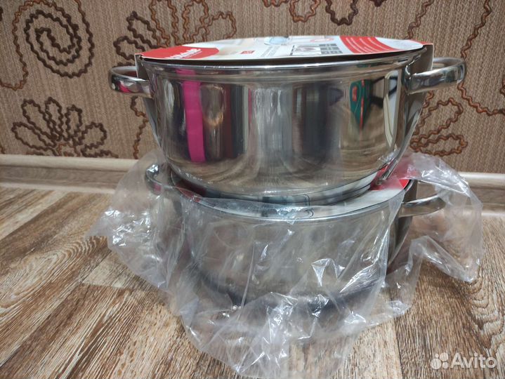 Кастрюли новые