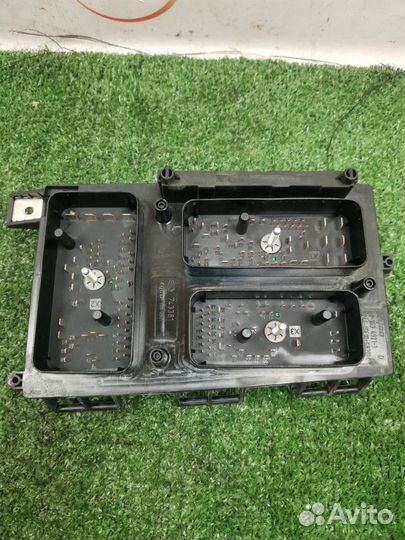 Блок предохранителей моторный Opel Astra H