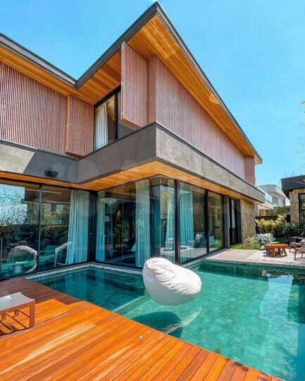 Коттедж 182 м² на участке 6 сот.