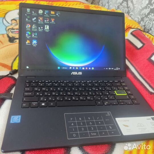 Ноутбук asus