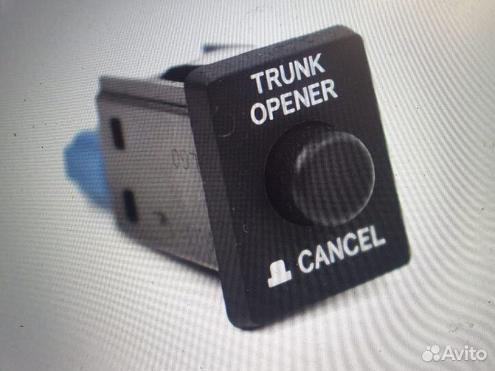 Кнопка блокировки багажника Lexus IS 06-14г