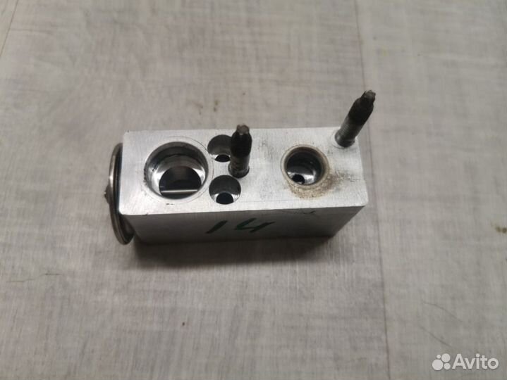 Клапан кондиционера Peugeot 308 1.6 EP6 2008