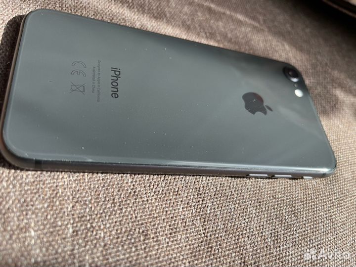 iPhone 8, 64 ГБ
