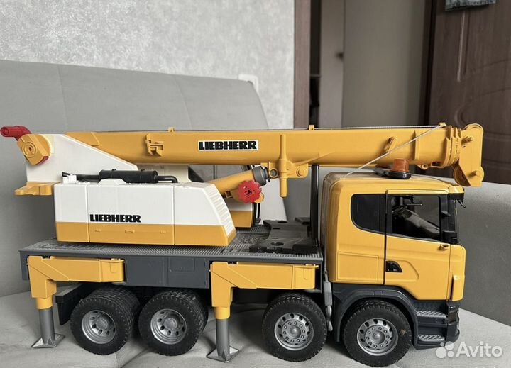 Bruder Грузовой кран Scania