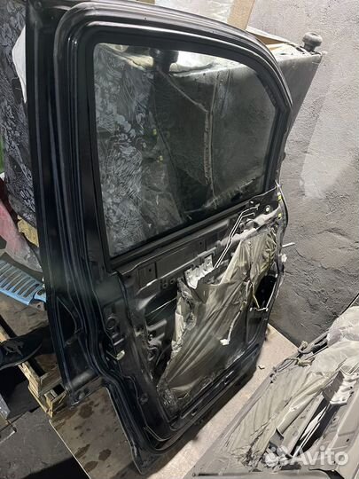 Дверь передняя левая Mitsubishi Delica