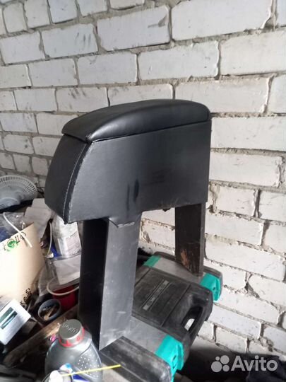 Продам подлокотник на газель