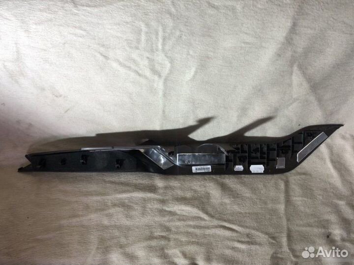 Накладка центральной консоли левая Porsche Cayenne