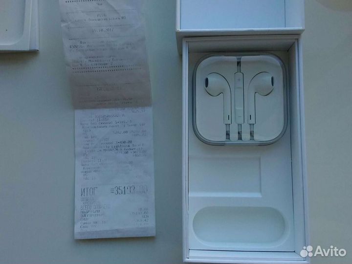 iPhone SE, 128 ГБ