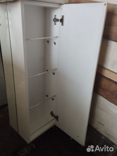 Шкафчик для ванной с зеркалом и подсветкой